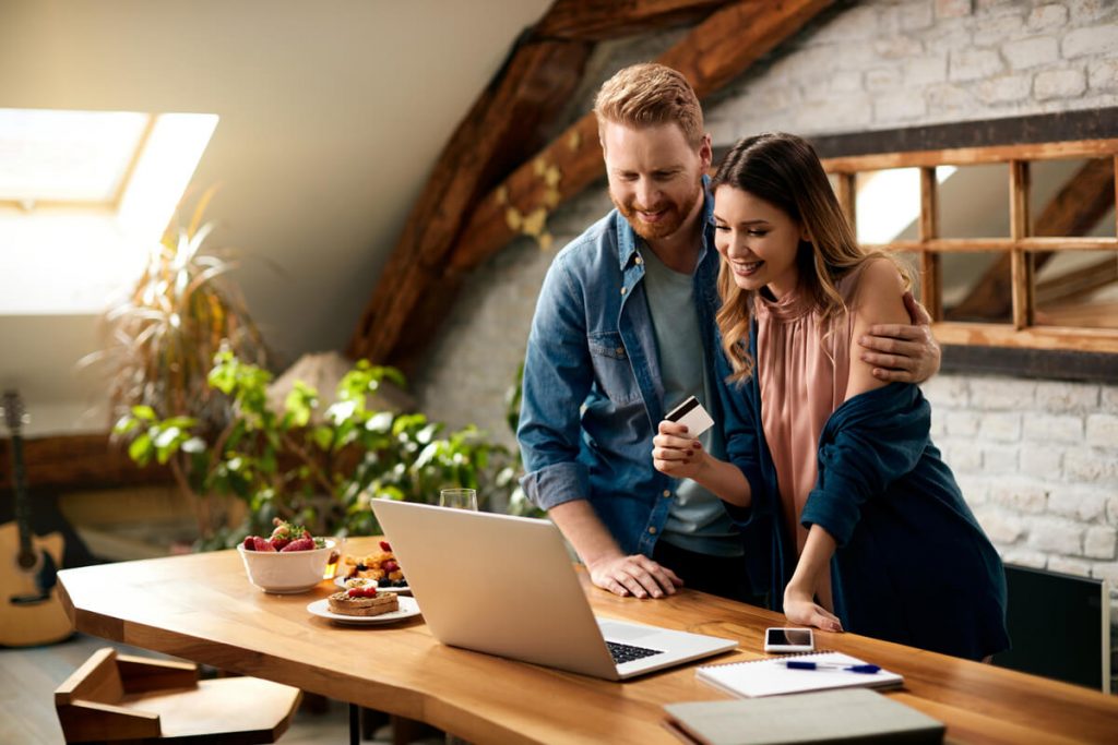 casal a ponderar amortizar ou investir